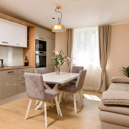 아파트 Luxury Pjaca Splendida In 스플리트